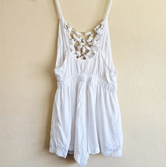 Millau White Circle Cage Detail Chain Link Neckline Romper Size Small NWT - Picture 6 of 13